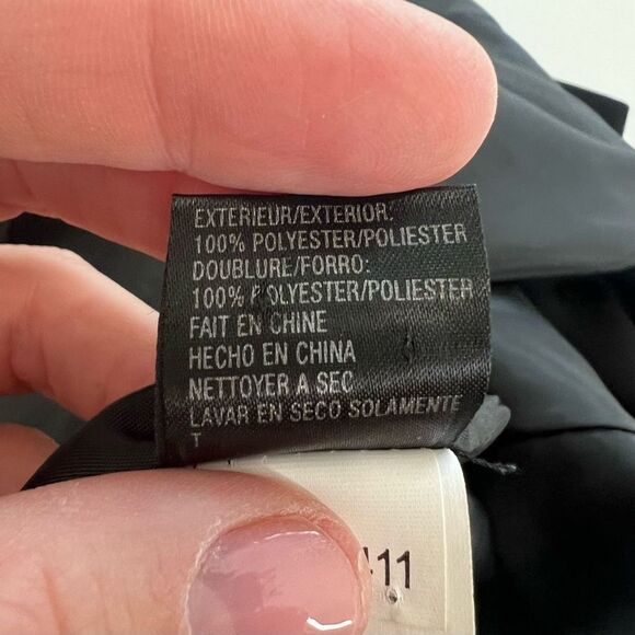 Tahari Arthur S Levine Women's Black Ruffle Collar Button Front Blazer Jacket 4P - Picture 8 of 13